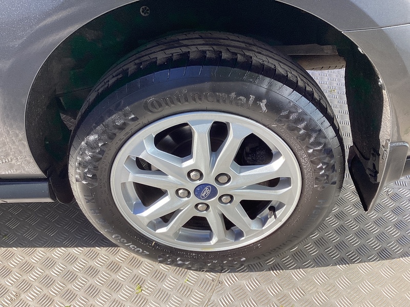 Ford 250 EcoBlue Limited LWB L/R A/C Euro 6