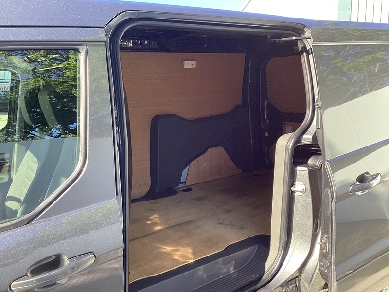 Ford 250 EcoBlue Limited LWB L/R A/C Euro 6