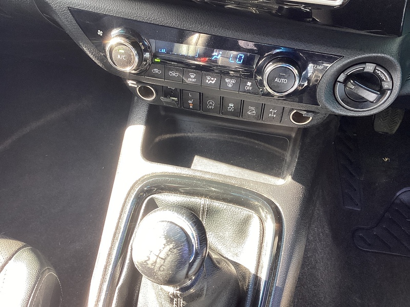 Toyota D-4D Invincible X 4x4 Crewcab A/C Euro 6 