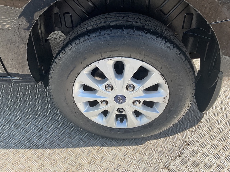 Ford 320 EcoBlue Limited SWB L/R C/C A/C Euro 6