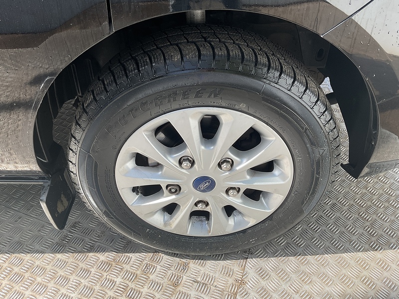 Ford 320 EcoBlue Limited SWB L/R C/C A/C Euro 6