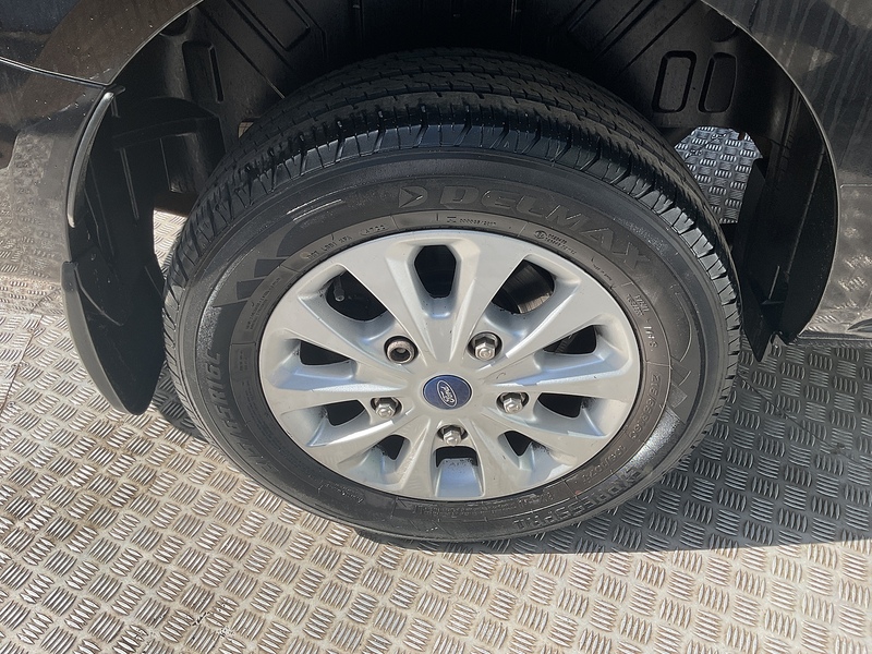 Ford 320 EcoBlue Limited SWB L/R C/C A/C Euro 6