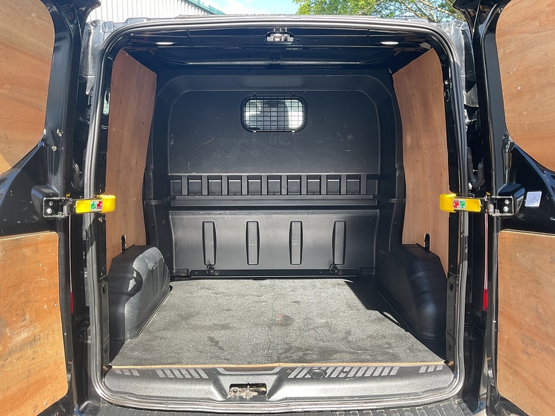 Ford 320 EcoBlue Limited SWB L/R C/C A/C Euro 6