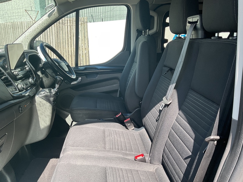 Ford 320 EcoBlue Limited SWB L/R C/C A/C Euro 6