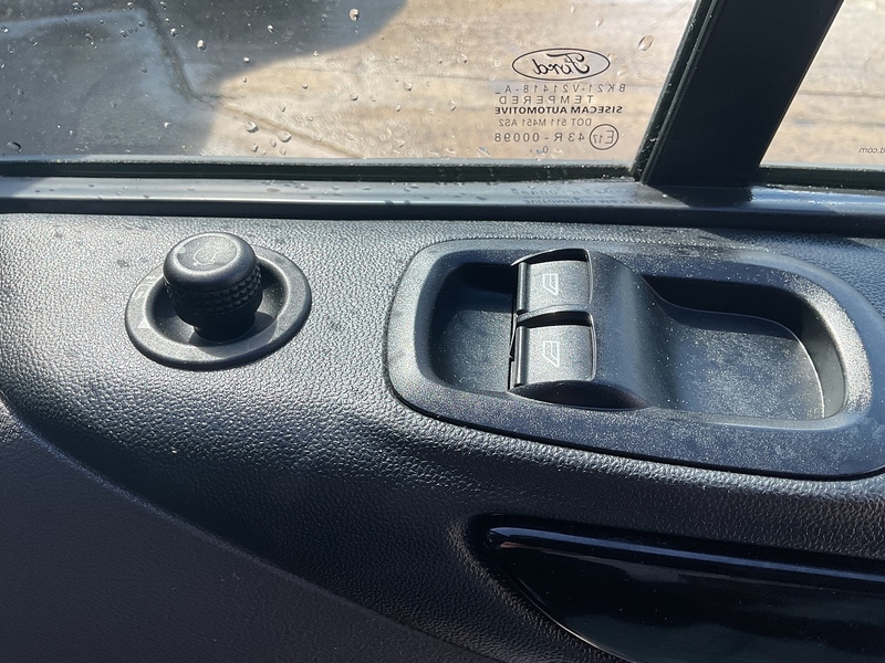 Ford 320 EcoBlue Limited SWB L/R C/C A/C Euro 6