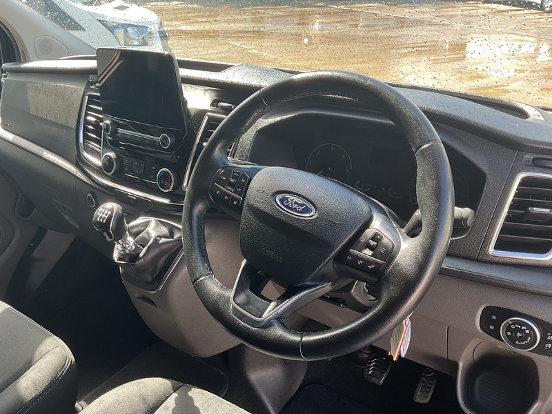 Ford 320 EcoBlue Limited SWB L/R C/C A/C Euro 6