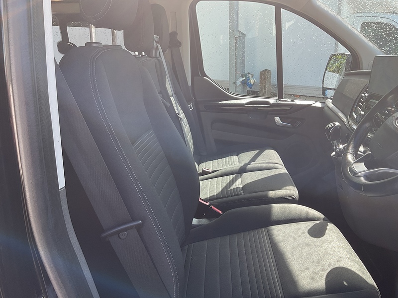 Ford 320 EcoBlue Limited SWB L/R C/C A/C Euro 6