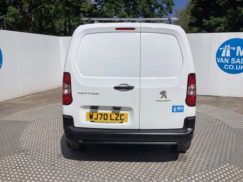 Peugeot 1000 PureTech Professional SWB A/C Euro 6 PETROL