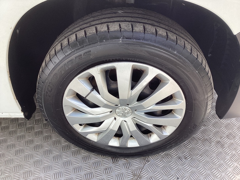 Peugeot 1000 PureTech Professional SWB A/C Euro 6 PETROL