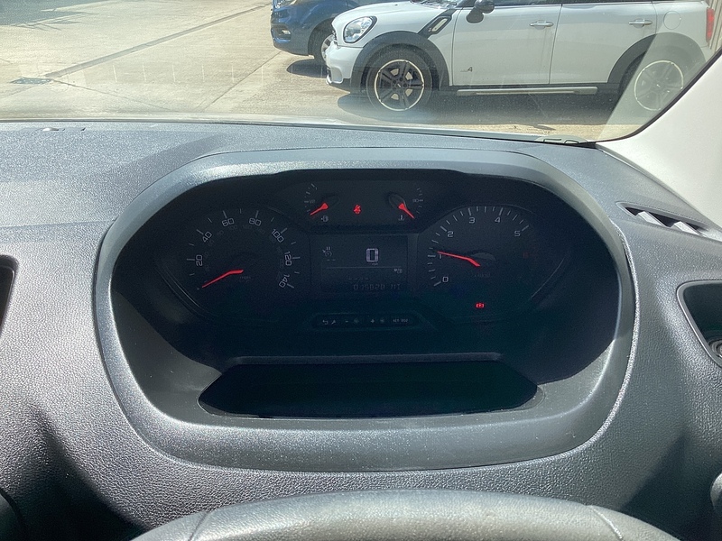 Peugeot 1000 PureTech Professional SWB A/C Euro 6 PETROL