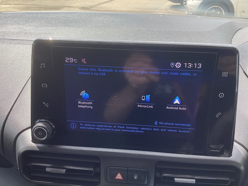 Peugeot 1000 PureTech Professional SWB A/C Euro 6 PETROL