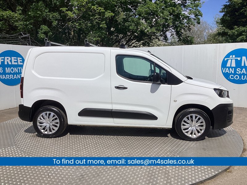 Peugeot 1000 PureTech Professional SWB A/C Euro 6 PETROL