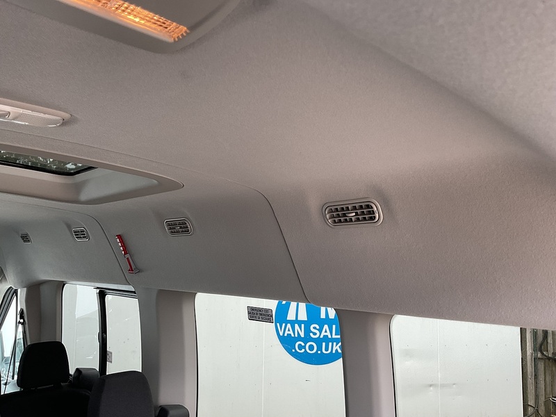 Ford 2.2 TDCi 410 HDT Trend Minibus  Diesel Manual L3 H2 (15 seats) (196 g/km, 123 bhp)