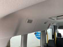 Ford Transit TDCi 410 Trend 15 Seater 