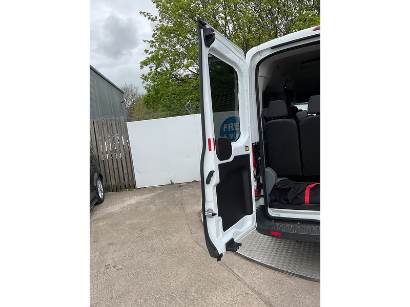 Ford 2.2 TDCi 410 HDT Trend Minibus  Diesel Manual L3 H2 (15 seats) (196 g/km, 123 bhp)