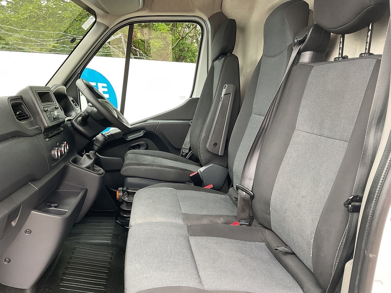 Renault dCi 35 Business+ LWB M/R A/C Euro 6 