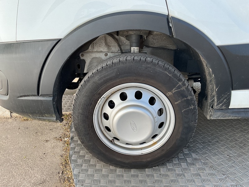 Ford 2.0 460 EcoBlue Trend Minibus 5dr Diesel Manual RWD L4 H3 Euro 6 (s/s) (17 Seat, DRW) (130 ps)