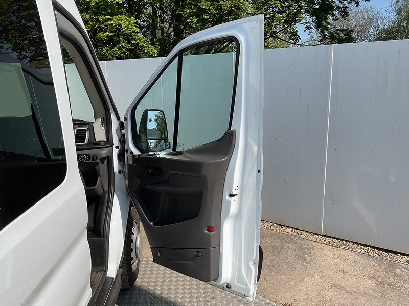 Ford 2.0 460 EcoBlue Trend Minibus 5dr Diesel Manual RWD L4 H3 Euro 6 (s/s) (17 Seat, DRW) (130 ps)