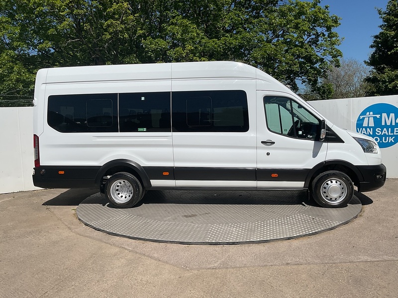 Ford 2.0 460 EcoBlue Leader Minibus Double Cab 5dr Diesel Manual RWD L4 H3 Euro 6 (s/s) (17 Seat, DRW) (130 ps)