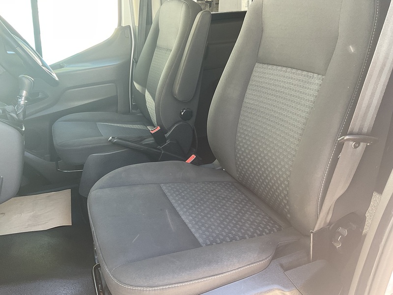 Ford 2.0 460 EcoBlue Leader Minibus Double Cab 5dr Diesel Manual RWD L4 H3 Euro 6 (s/s) (17 Seat, DRW) (130 ps)