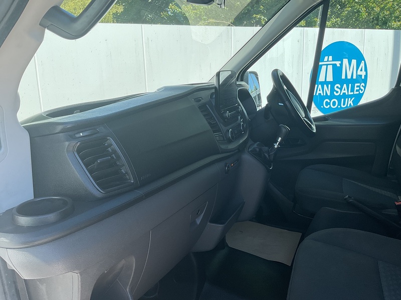 Ford 2.0 460 EcoBlue Leader Minibus Double Cab 5dr Diesel Manual RWD L4 H3 Euro 6 (s/s) (17 Seat, DRW) (130 ps)