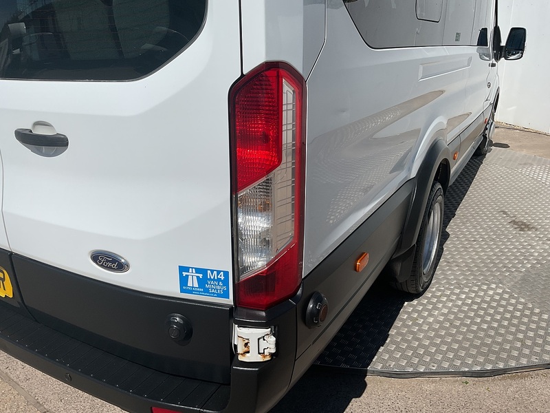 Ford 2.0 460 EcoBlue Leader Minibus Double Cab 5dr Diesel Manual RWD L4 H3 Euro 6 (s/s) (17 Seat, DRW) (130 ps)