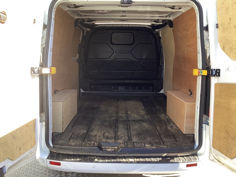 Ford 300 EcoBlue Limited LWB L/R A/C Euro 6