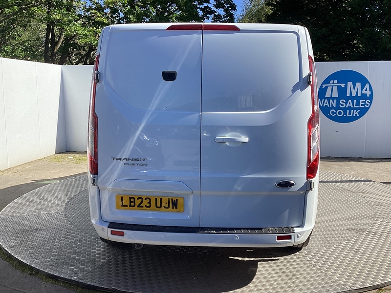 Ford 300 EcoBlue Limited LWB L/R A/C Euro 6