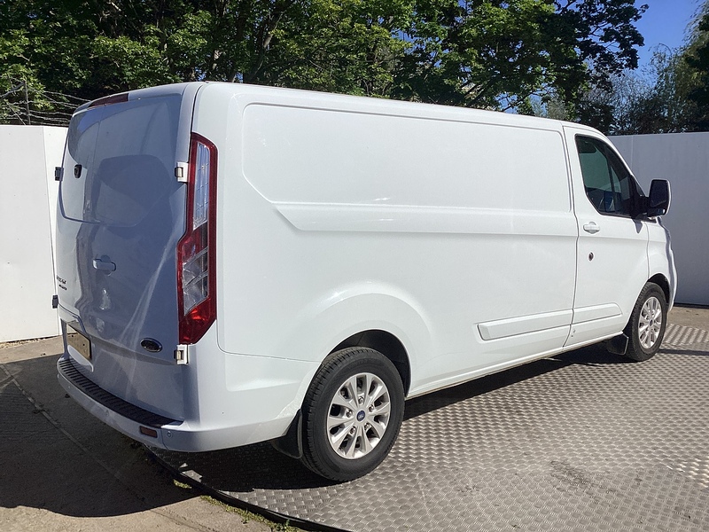 Ford 300 EcoBlue Limited LWB L/R A/C Euro 6