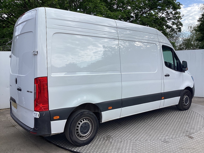 Mercedes 315 CDI Premium MWB H/R Progressive A/C Euro 6