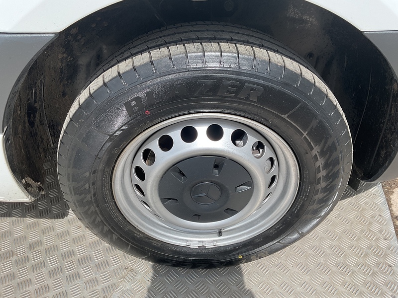 Mercedes-Benz 315 CDI Premium MWB H/R Progressive A/C Euro 6