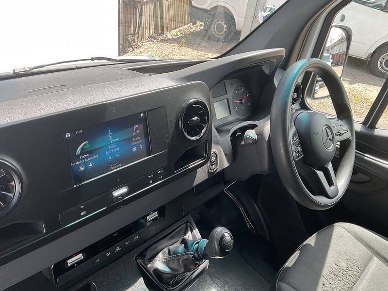 Mercedes-Benz 315 CDI Premium MWB H/R Progressive A/C Euro 6