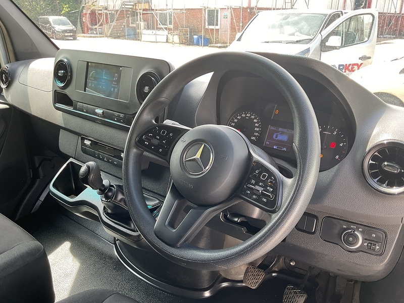 Mercedes-Benz 315 CDI Premium MWB H/R Progressive A/C Euro 6