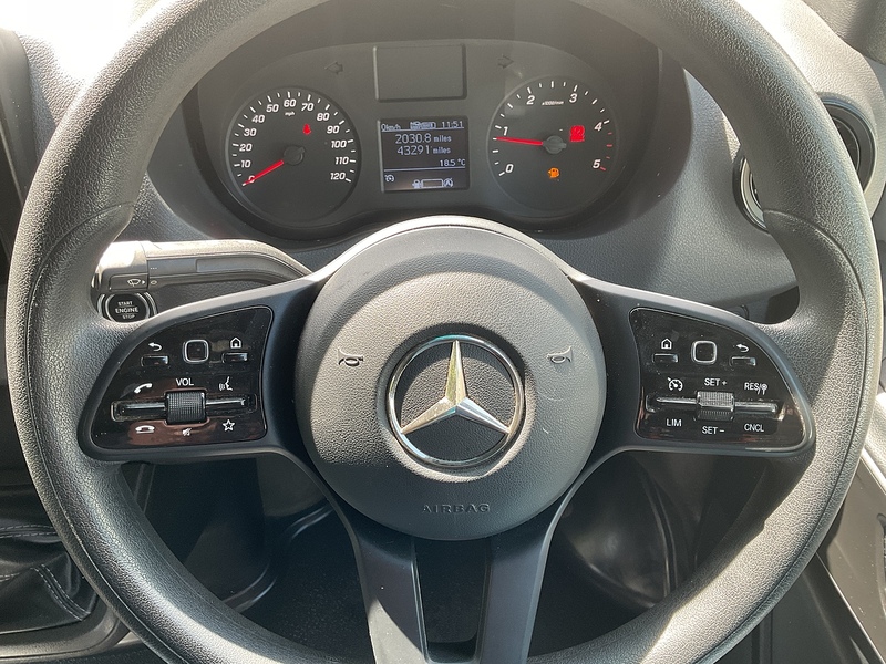 Mercedes-Benz 315 CDI Premium MWB H/R Progressive A/C Euro 6