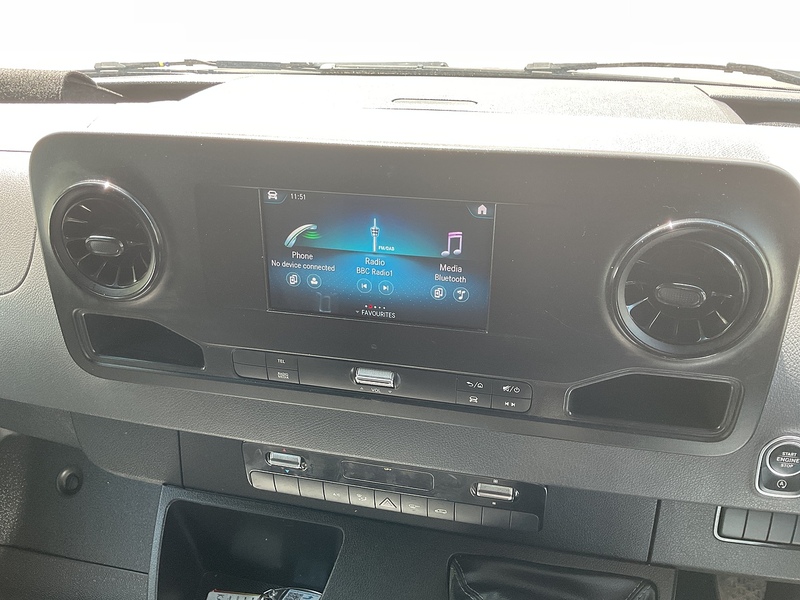 Mercedes-Benz 315 CDI Premium MWB H/R Progressive A/C Euro 6