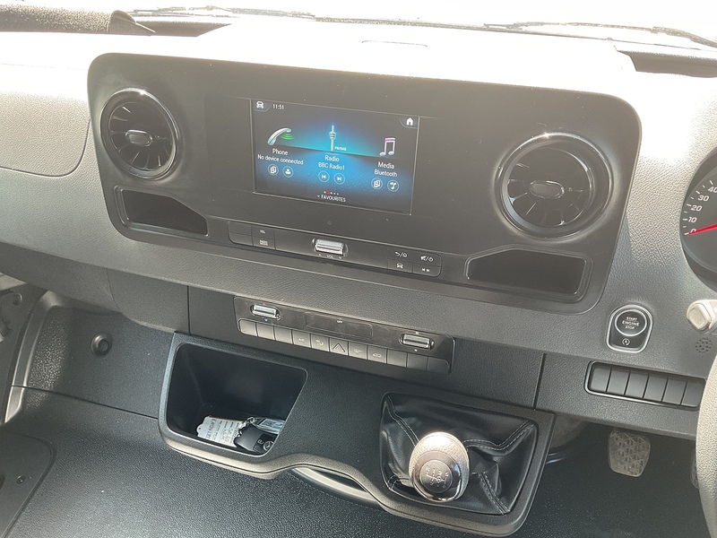 Mercedes-Benz 315 CDI Premium MWB H/R Progressive A/C Euro 6