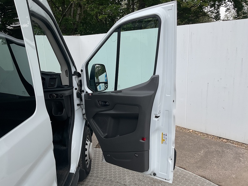 Ford 460 EcoBlue Trend No Tacho 17 Seater