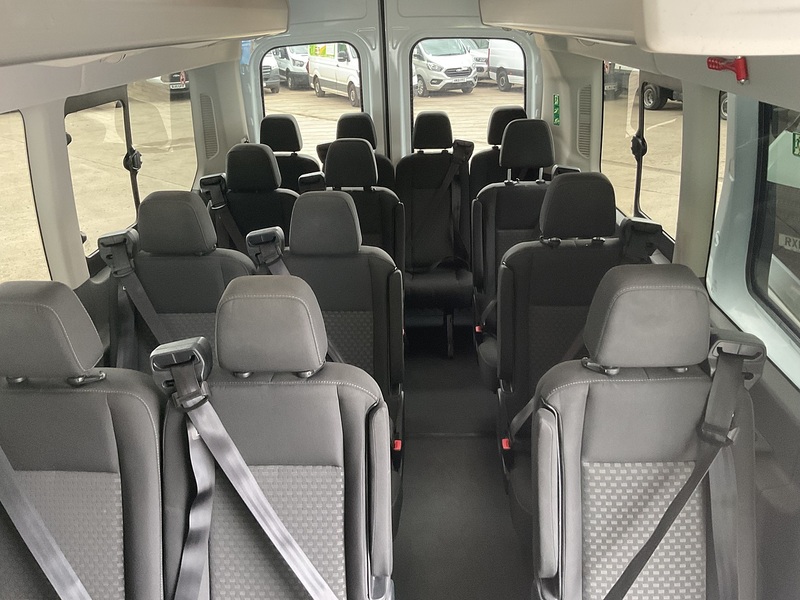Ford 460 EcoBlue Trend No Tacho 17 Seater