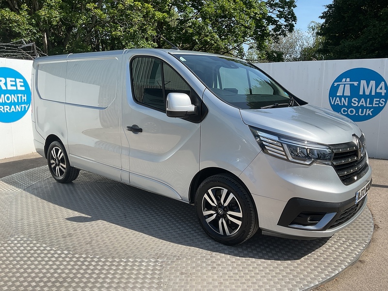 Renault dCi Blue SL28 Sport+ SWB L/R A/C Euro 6