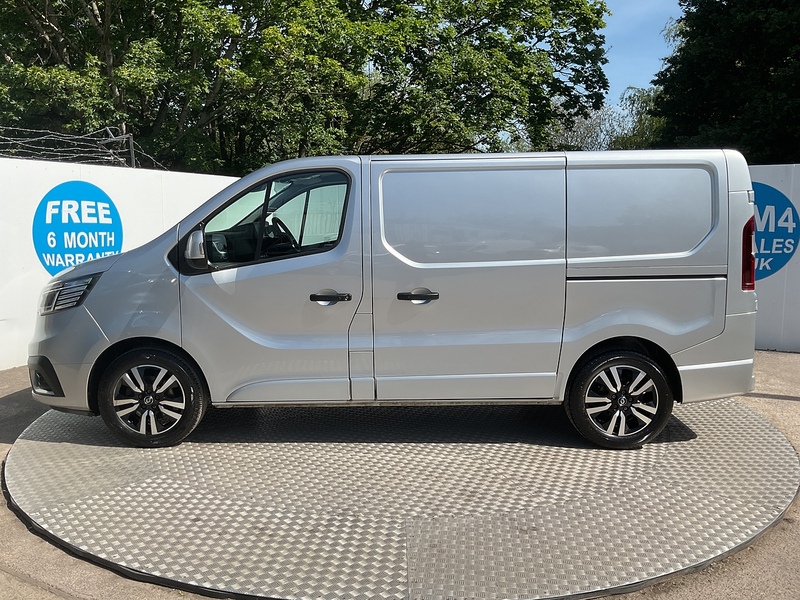 Renault dCi Blue SL28 Sport+ SWB L/R A/C Euro 6
