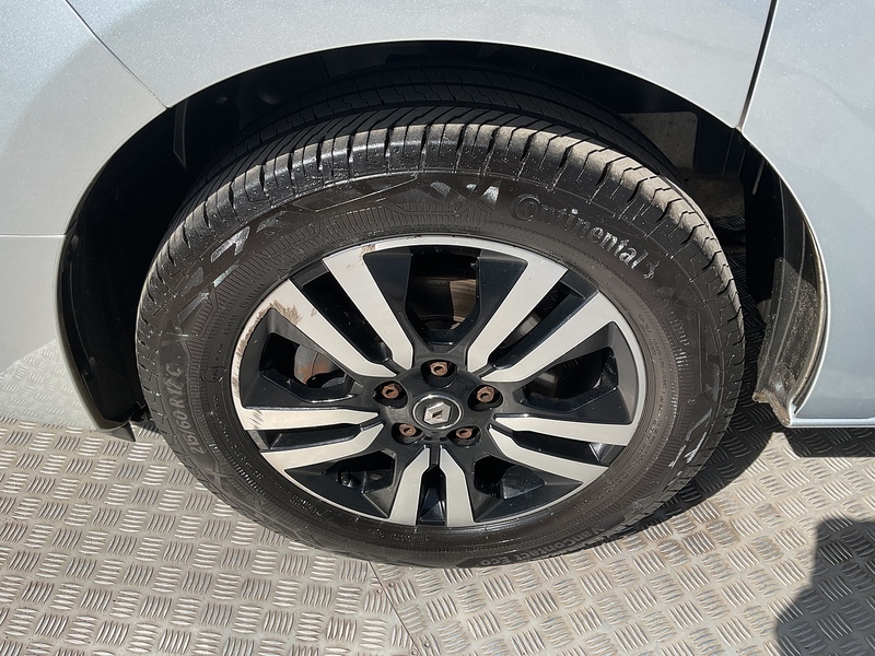 Renault dCi Blue SL28 Sport+ SWB L/R A/C Euro 6