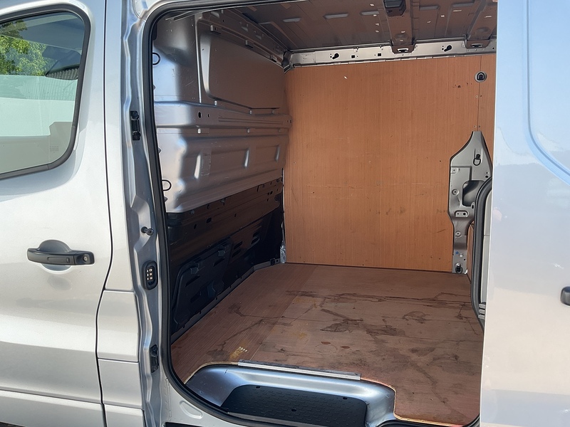 Renault dCi Blue SL28 Sport+ SWB L/R A/C Euro 6