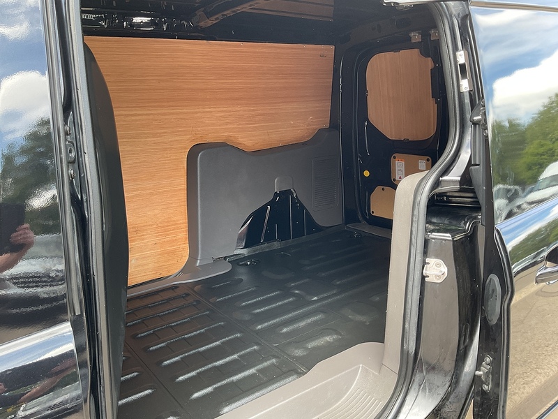 Ford 250 EcoBlue Limited LWB L/R A/C Euro 6
