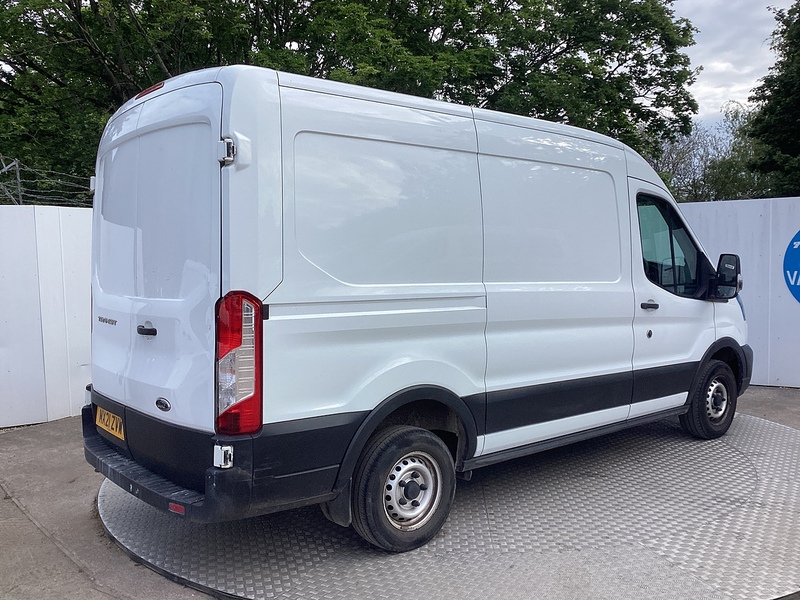 Ford 290 EcoBlue Leader MWB M/R Leader A/C Euro 6  