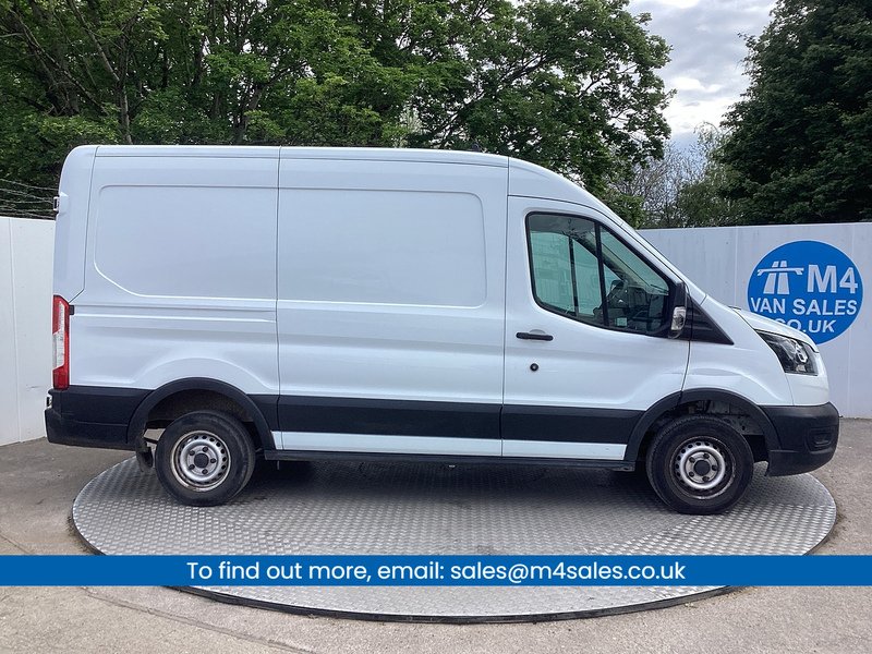 Ford 290 EcoBlue Leader MWB M/R Leader A/C Euro 6  