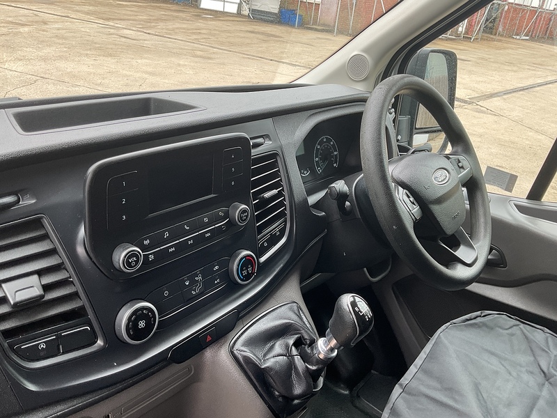 Ford Transit 290 EcoBlue Leader MWB M/R Leader A/C Euro 6