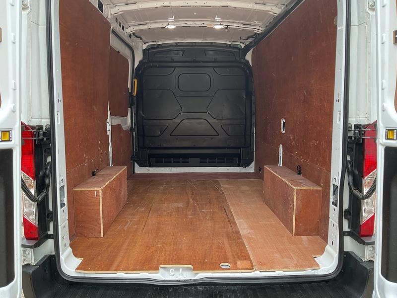 Ford Transit 290 EcoBlue Leader MWB M/R Leader A/C Euro 6