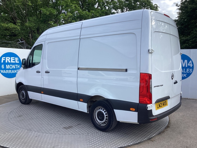 Mercedes 315 CDI Progressive MWB M/R A/C Euro 6