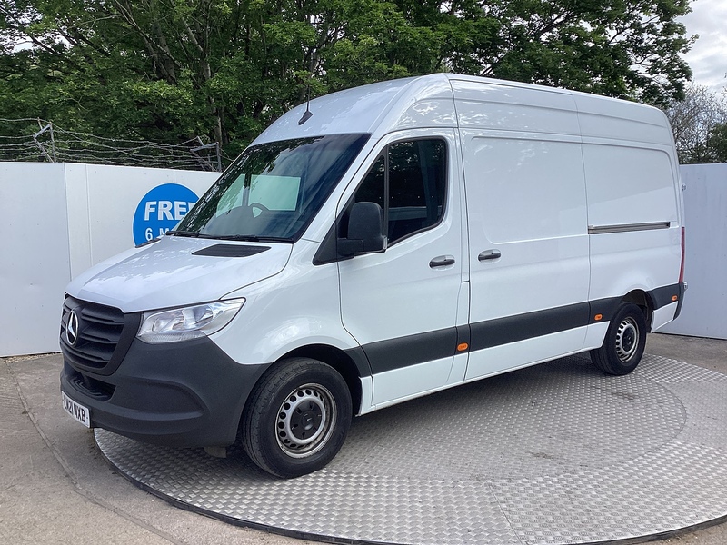 Mercedes 315 CDI Progressive MWB M/R A/C Euro 6