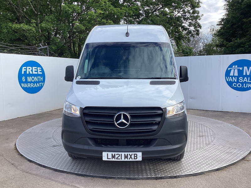 Mercedes 315 CDI Progressive MWB M/R A/C Euro 6